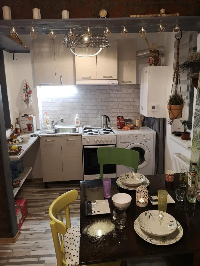 Little Modern Folk Apt Apartment Valenii de Munte Exterior photo